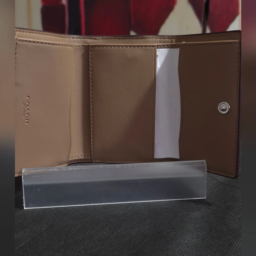 Coach Leather Wallet Taupe/Sand NWT - Picture 4 of 11